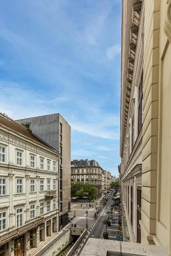 City Center Apartment With Balcony Budapest