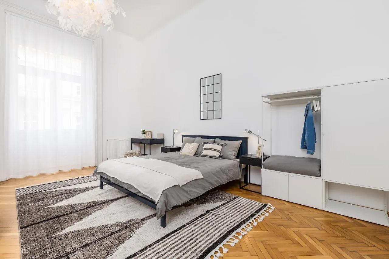 City Center Apartment With Balcony Budapest Hungary