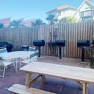 https://hidden-dunes-304-by-realjoy-vacations.panamacity-beachhotels.com