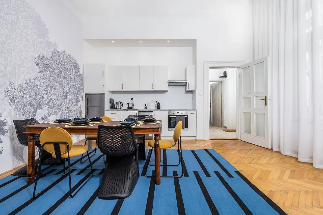City Center Apartment With Balcony Budapest Hungary