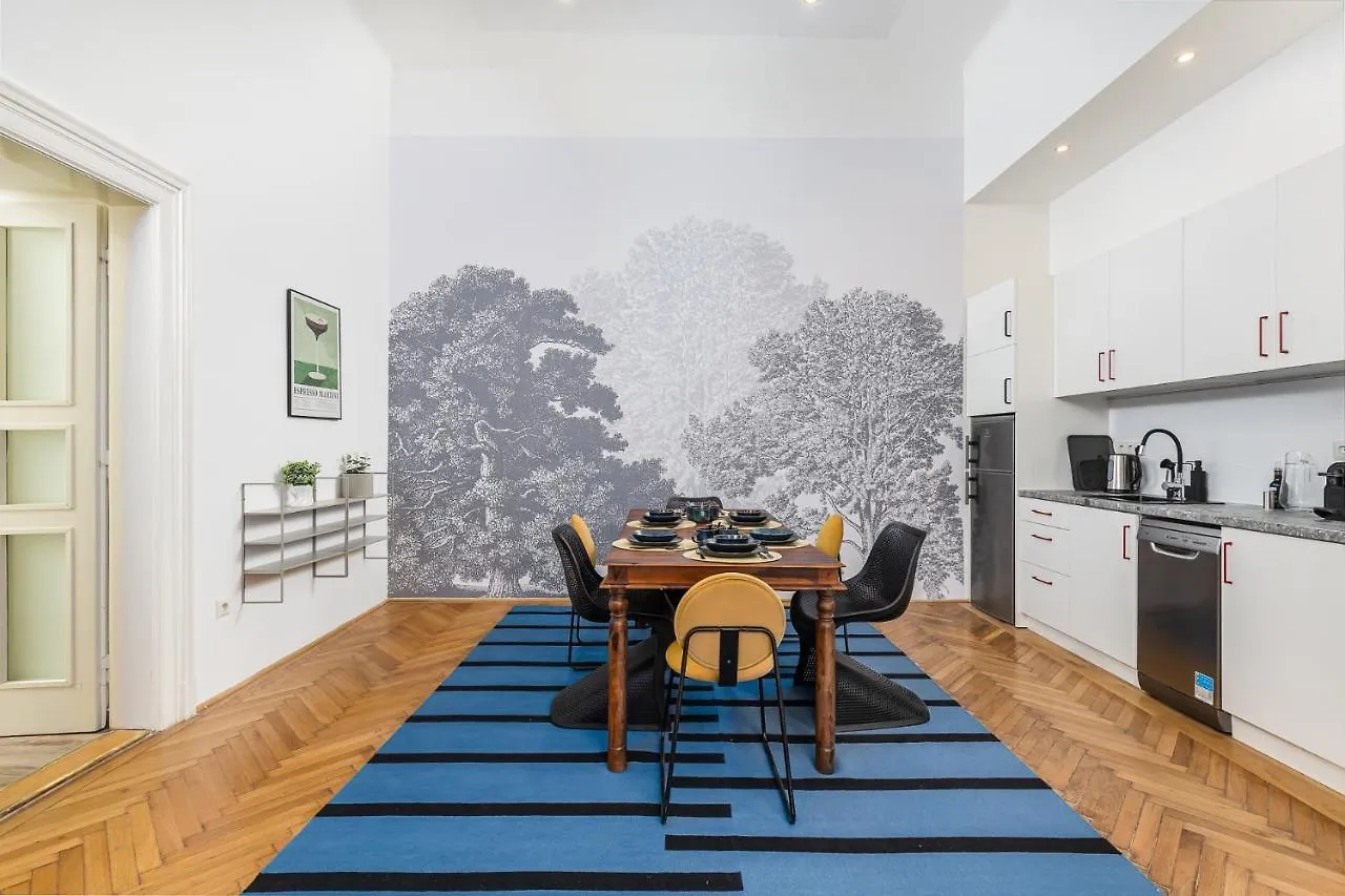 City Center Apartment With Balcony Budapest