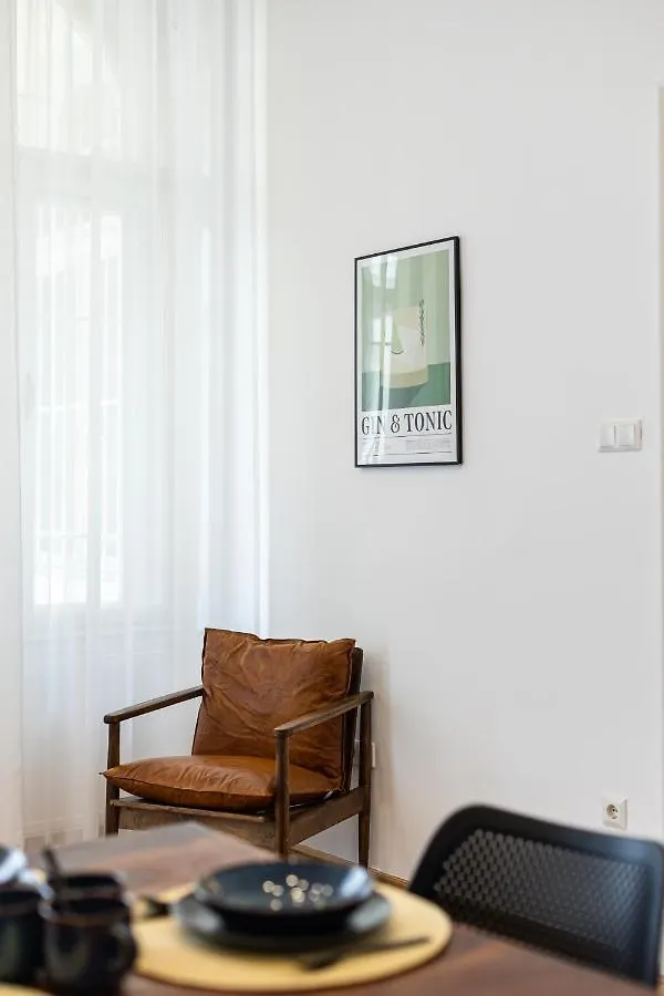 City Center Apartment With Balcony Budapest